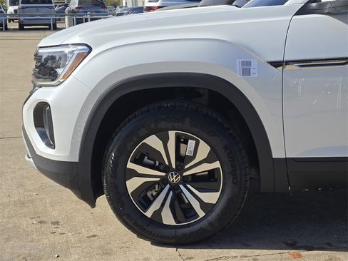 New 2026 Volkswagen Atlas Cross Sport SE image 5