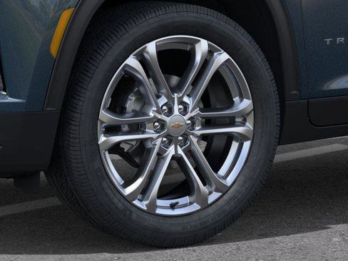 New 2025 Chevrolet Traverse LT w/ Driver Confidence Package image 9