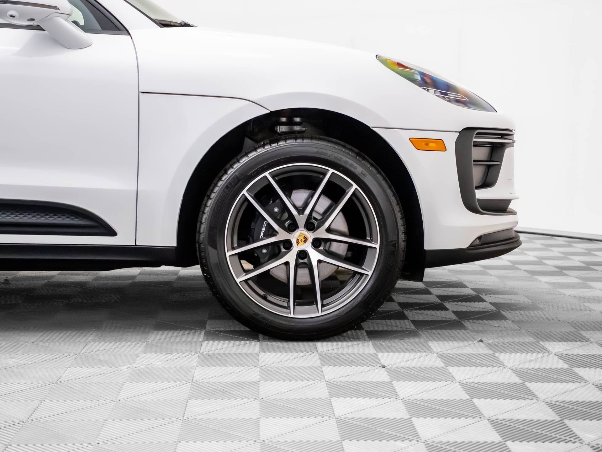 Certified 2026 Porsche Macan AWD/4WD image 36