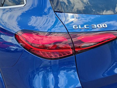 Used 2023 Mercedes-Benz GLC 300 image 32