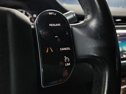 Used 2020 Land Rover Range Rover Evoque SE image 25