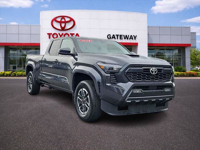 Used 2024 Toyota Tacoma TRD Sport w/ TRD Sport Upgrade Package AWD/4WD image 3