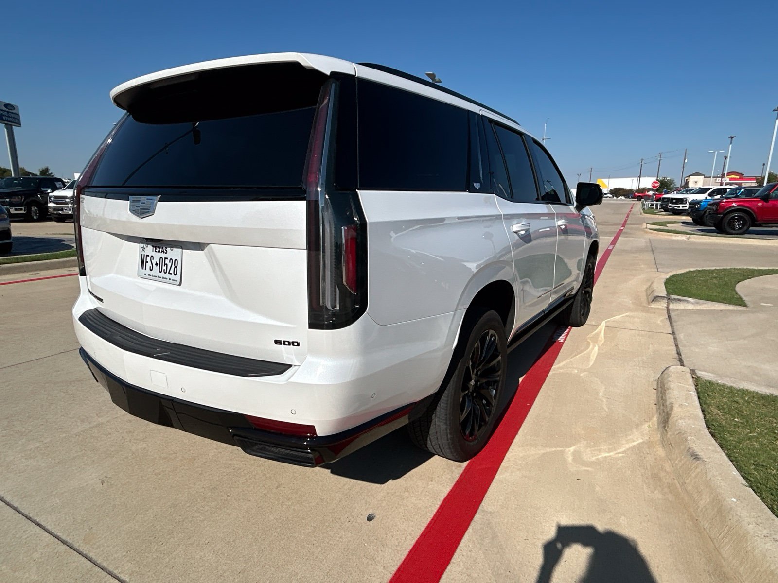 Used 2024 Cadillac Escalade Sport Platinum w/ LPO, ONYX Package AWD/4WD image 7