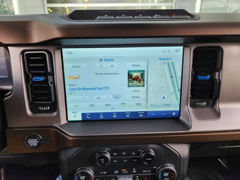 Used 2021 Ford Bronco Outer Banks w/ Sasquatch Package image 17