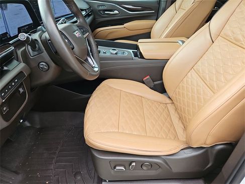 Used 2023 Cadillac Escalade ESV Premium Luxury image 17