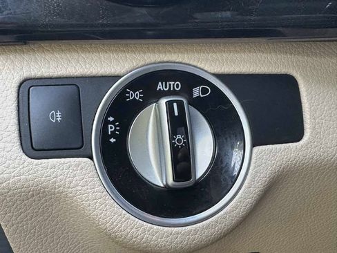 Used 2015 Mercedes-Benz GLK 350 2WD image 34
