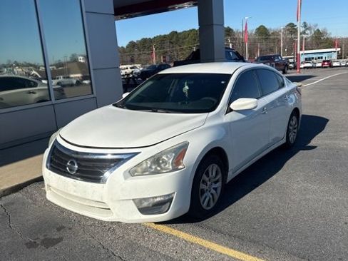 Used 2015 Nissan Altima 2.5 S w/ Power Driver Seat Package image 1