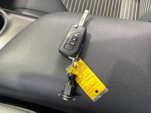 Used 2021 Toyota Camry SE FWD image 24