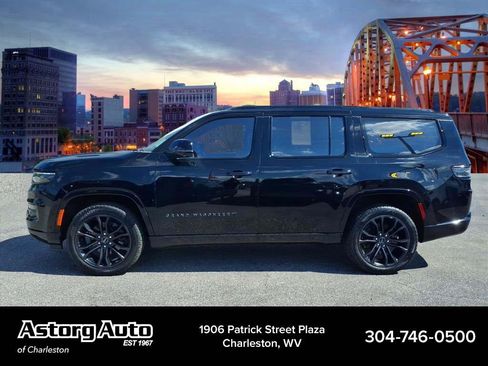 Used 2023 Jeep Grand Wagoneer Series II AWD/4WD image 6