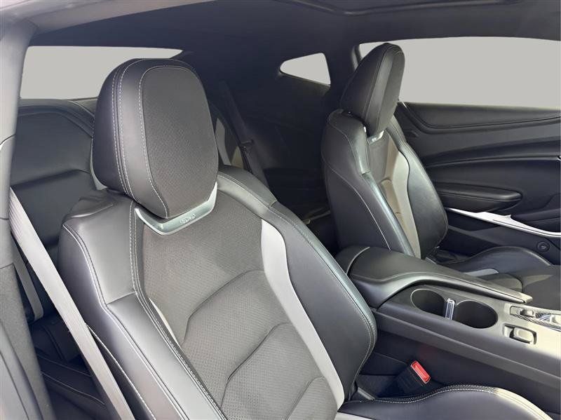 Used 2019 Chevrolet Camaro SS RWD image 29