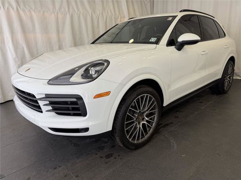 Certified 2022 Porsche Cayenne Platinum Edition image 1