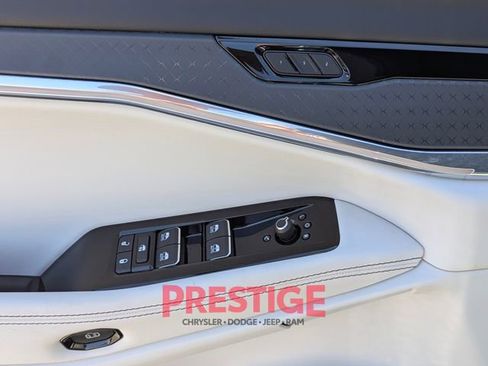 New 2025 Jeep Wagoneer S Limited image 12