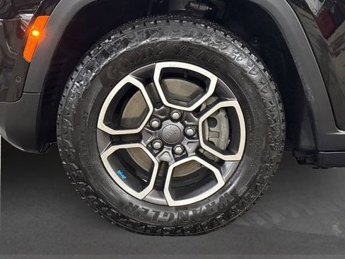 Used 2024 Jeep Grand Cherokee Trailhawk w/ Advanced Protech Group II image 13