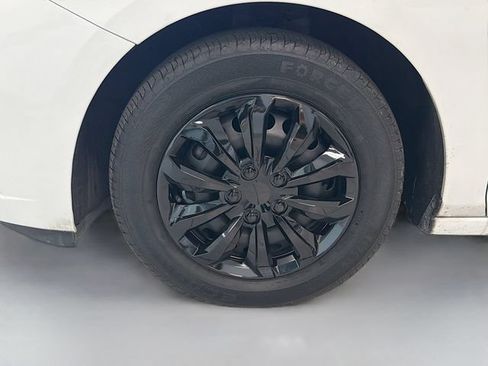 Used 2017 Chevrolet Cruze LS FWD image 24