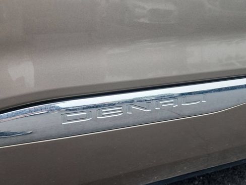Certified 2022 GMC Acadia Denali w/ Denali Technology Package AWD/4WD image 32