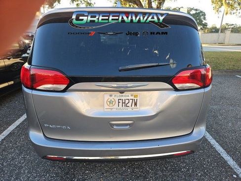 Used 2017 Chrysler Pacifica Touring Plus w/ Tire & Wheel Group image 13