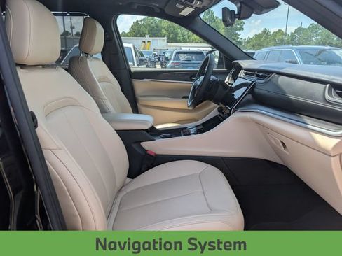 Certified 2025 Jeep Grand Cherokee L Limited w/ Luxury Tech Group II AWD/4WD image 31