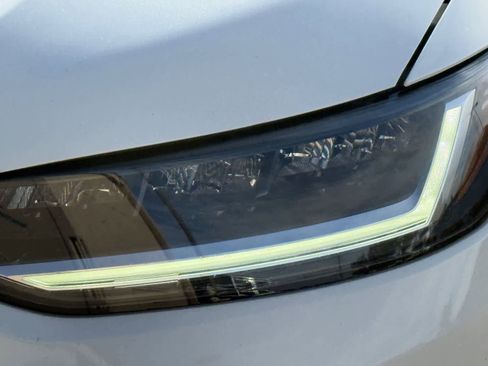 Used 2023 Honda HR-V LX image 14