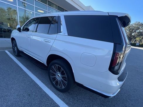 Used 2021 Cadillac Escalade Premium Luxury image 6