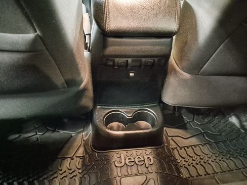 Used 2016 Jeep Wrangler Unlimited Sport AWD/4WD image 16