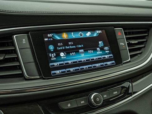 Used 2019 Buick Enclave Essence FWD image 25
