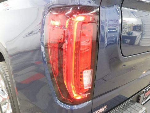 Used 2020 GMC Sierra 1500 Denali w/ Technology Package AWD/4WD image 12