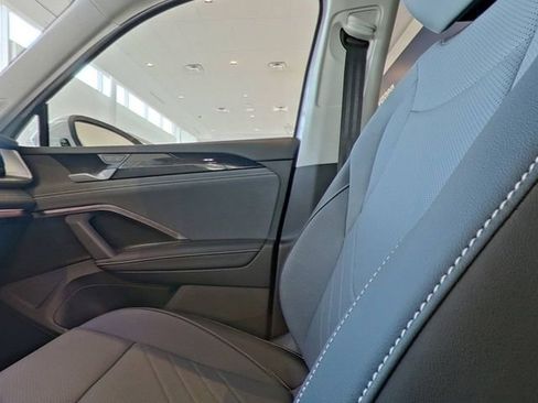 New 2026 Volkswagen Tiguan SE FWD image 25