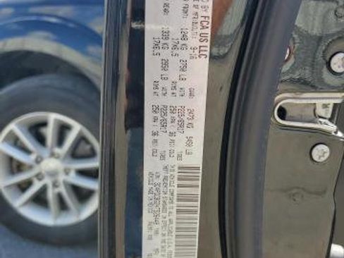 Used 2017 Dodge Journey SXT w/ Comfort/Convenience Group FWD image 17