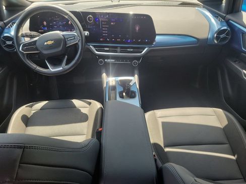 Certified 2024 Chevrolet Equinox EV LT FWD image 11