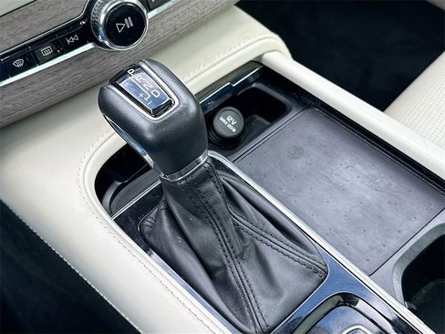 Used 2021 Volvo XC90 T6 Inscription w/ Protection Package Premier image 18