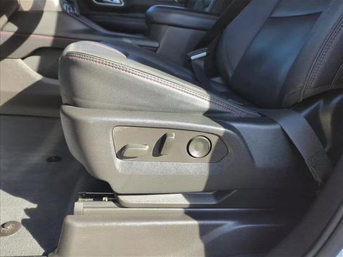 Used 2022 Chevrolet Suburban RST w/ Luxury Package image 13