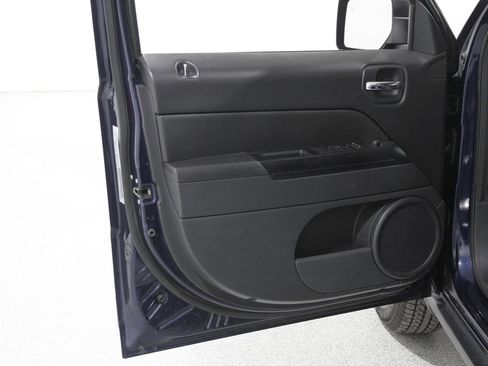 Used 2016 Jeep Patriot Sport w/ Power Value Group image 4