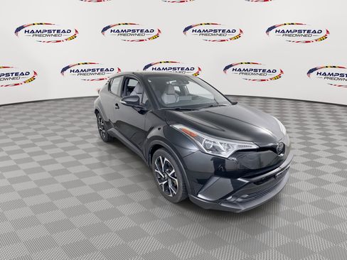 Used 2019 Toyota C-HR XLE FWD image 2