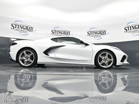 Used 2025 Chevrolet Corvette Stingray Premium Cpe w/ Z51 Performance Package RWD image 33