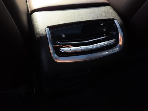 Used 2021 Cadillac XT6 Premium Luxury image 14