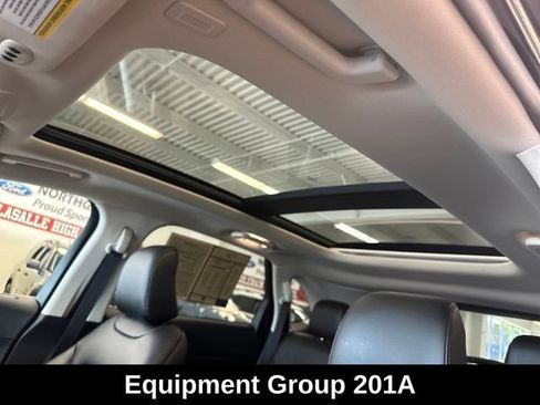 Used 2024 Ford Edge SEL w/ Convenience Package AWD/4WD image 4