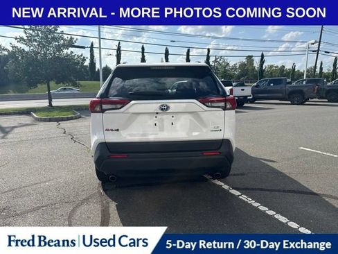 Used 2024 Toyota RAV4 LE AWD/4WD image 4