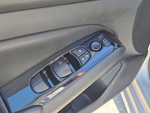 Certified 2024 Nissan Altima 2.5 SR FWD image 19