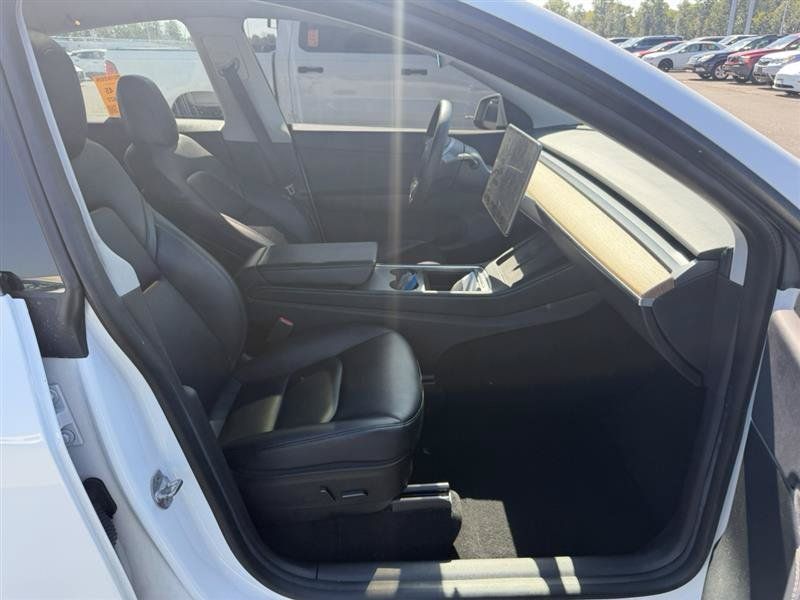 Used 2021 Tesla Model Y Long Range AWD/4WD image 17