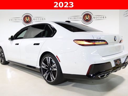 Used 2023 BMW 760i xDrive image 3