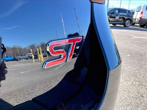 Used 2022 Ford Explorer ST w/ ST Street Pack image 26