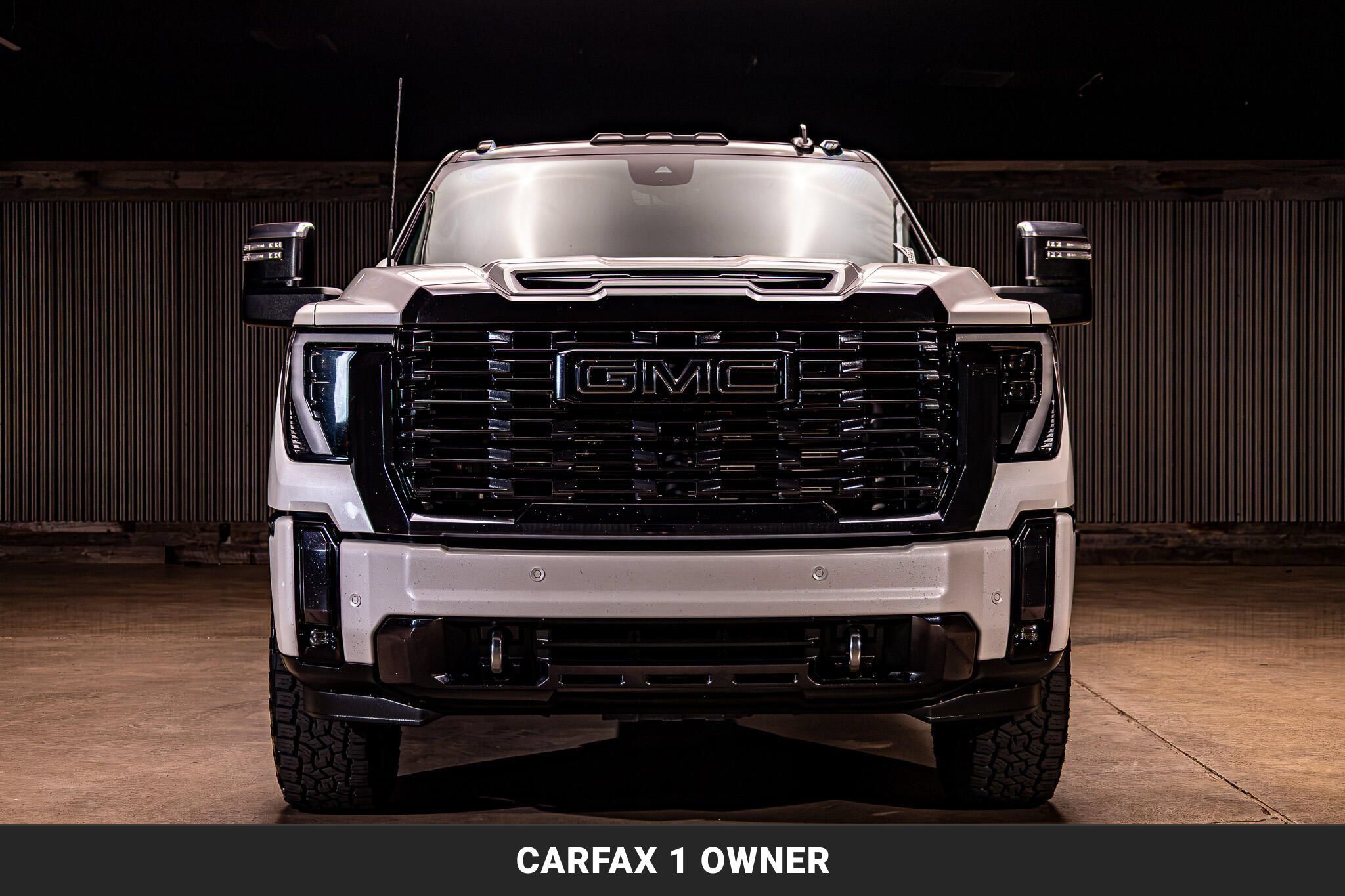 Used 2024 GMC Sierra 3500 Denali Ultimate AWD/4WD image 3