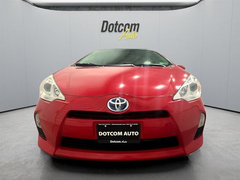 Used 2014 Toyota Prius C Four image 12