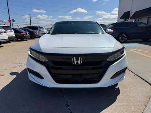 Used 2018 Honda Accord LX image 2