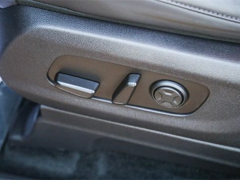 Used 2024 Kia Carnival SX image 21