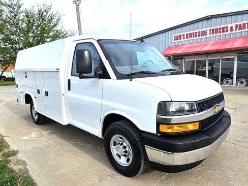 Used 2023 Chevrolet Express 3500 w/ Power Convenience Package RWD image 3