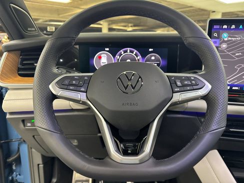 New 2026 Volkswagen Tiguan SEL R-Line AWD/4WD image 23
