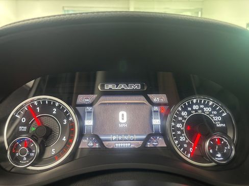 Used 2024 RAM 2500 Laramie w/ Sport Appearance Package image 21