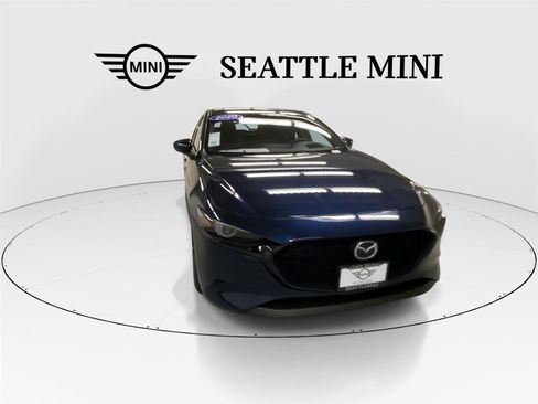 Used 2020 MAZDA MAZDA3 AWD Hatchback w/ Premium Pkg image 2