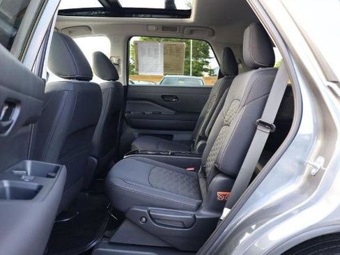 Certified 2025 Nissan Pathfinder SV w/ SV Premium Package FWD image 22